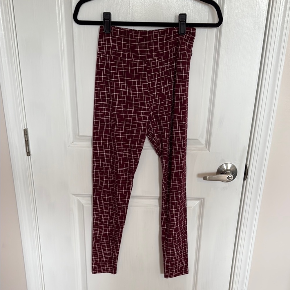 Women’s Lularoe Burgundy Patterned Leggings
